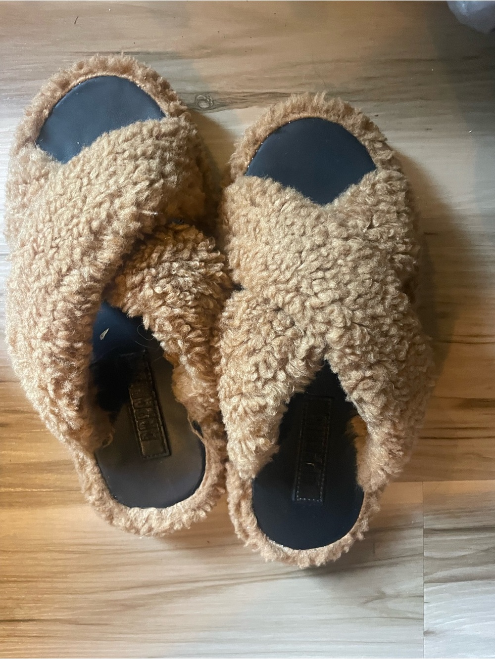 Apparis Tan Shearling Crisscross Slide Slippers